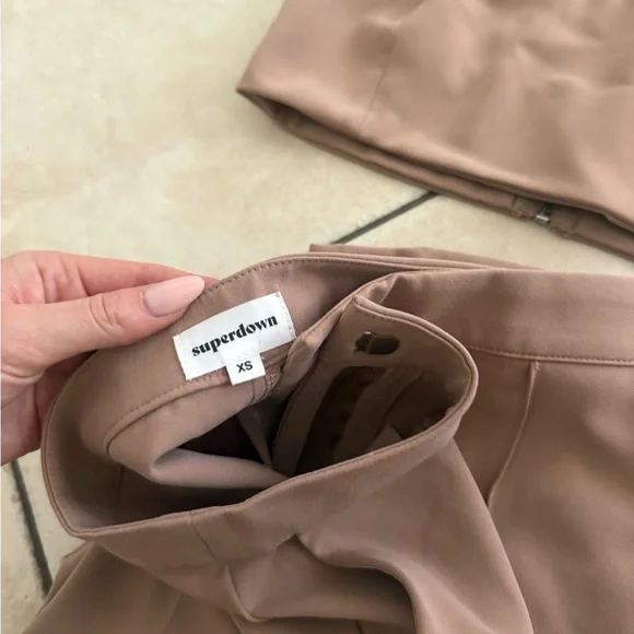 Superdown Nude Cropped Pants